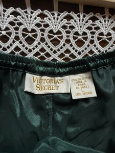 Vintage 90er Victoria’s Secret Gold Label Poly Pyjama Shorts Gr. L grün - Bild 1 von 3
