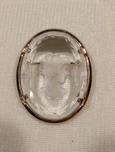 Vintage Signed WARNER Reverse Carved Crystal Cameo Brooch Jewelry Pin - Picture 1 of 5