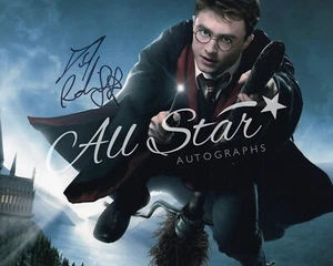 HARRY POTTER - Daniel Radcliffe Signed Photograph 03 (TH) - Picture 1 of 1