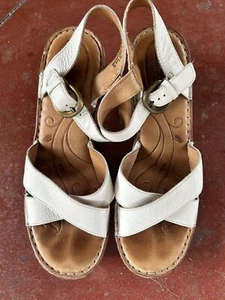 Born Mai Women's White Leather Sandals Strap Sz 9 40.5 W - Picture 1 of 13
