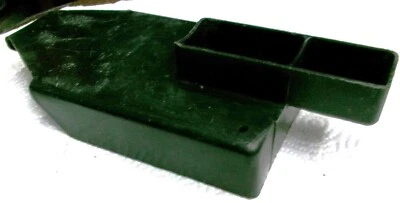 Usado - Kawasaki 1977-80 KZ1000 / KZ1000LTD, Estuche de herramientas (bandeja) P/N#32098-1001 Foto 1 de 4