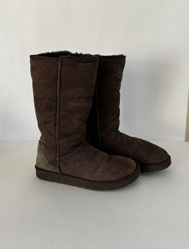 Stivali Ugg Shearling classici alti taglia US 8 EU 39 marrone scuro
