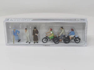 Preiser HO 12484 Passers-By Cyclists Street Scene Pedestrians People Figure Set - Picture 1 of 1