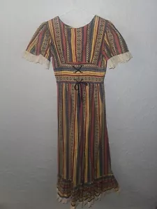 Abito vintage anni 70 artigianale a righe, pizzo, festival, hippie. (BC) - Foto 1 di 15
