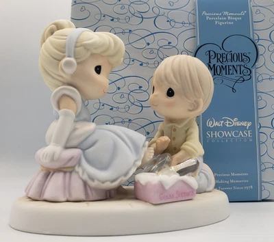 Precious Moments Walt Disney Showcase Your Love is a Perfect Fit Cenicienta LEER Foto 1 de 4