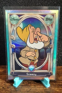 2025 Topps Disney Wonder #106 Sneezy - Schneewittchen und die sieben Zwerge - Bild 1 von 2