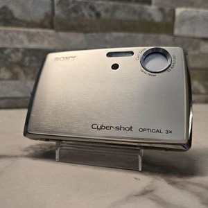 SONY Cyber Shot DSC-T33 Compact Digital Camera Silver with Box Used - Picture 1 of 10