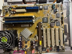 Płyta główna ASUS A7N8X-E Deluxe z procesorem (Athlon XP 2500+) i 2 GB RAM - Zdjęcie 1 z 2