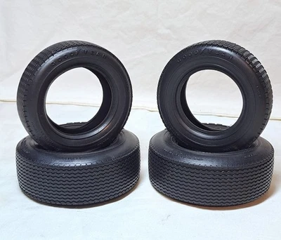 Монограмма #2614 масштаб 1/8 модель набор 1932 Ford большой Deuce родстер шины комплект ~ новый - Изображение 1 из 4