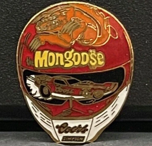 VRHTF 复古 罕见 NHRA "TOM THE MONGOOSE MCEWEN 'COORS HELMET" PIN 1.5" X 1.5" — 第 1/1 张图片
