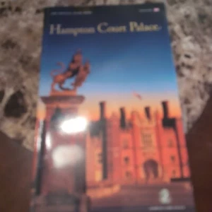 Hampton Court Palace Official Guidebook Paperback  Britain History Visitors - Bild 1 von 2