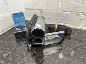 Sony Handycam DCR-DVD106E Handheld DVD Camcorder silber getestet - Bild 1 von 8