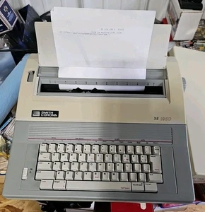 Macchina da scrivere elettronica vintage Smith Corona XE 1950 - con cover testata - Foto 1 di 7