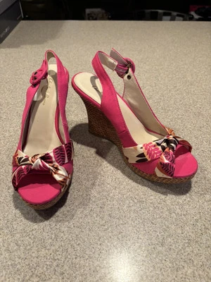 Charlotte Russe Womans Slingback Peep Toe Wedge Sandal/Sz 7/Nice Color &Design - Image 1 of 4