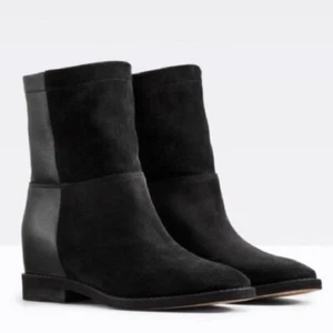 Botas de cuña ocultas Vince negras italianas de cuero y gamuza de tacón plano 9,5 - Imagen 1 de 6