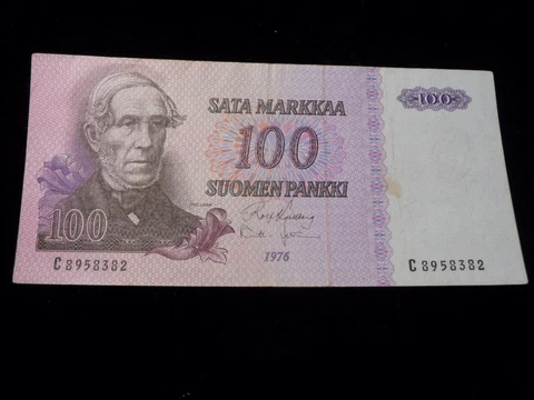 Finland 1976  100 Markkaa P-102 CU Condition SKU# 29599 Cover