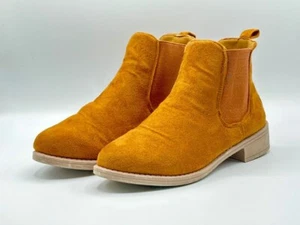 Hellbraun Stiefeletten, Gr. EU 37 - Lederoptik mit flachem Absatz - Bild 1 von 10