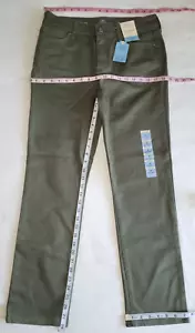 Neu mit Etikett $ 44 St John's Bay Secretly schlanke Jeans oregano-grün 8 kurze - Bild 1 von 11