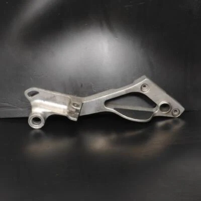 Platine repose pied passager droit origine pour moto Yamaha 850 TDM 1996-2001 - Photo 1/2