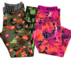 Zumba Leggings Lot Size Large Lovely Bonfire Babe Camo Lips - Picture 1 of 7