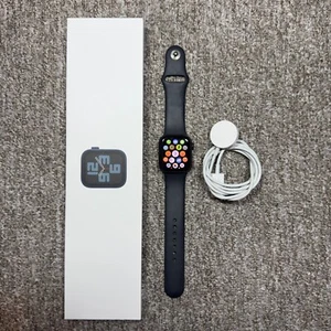 Apple Watch SE 2nd Generation - GPS - 40mm - Midnight - 87% BH - Zdjęcie 1 z 13