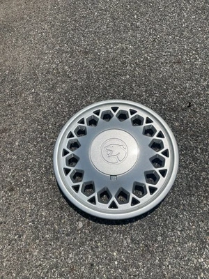 Una fábrica 1993 a 1997 Mercury Cougar 15 pulgadas perno en tapacubos cubierta de rueda Foto 1 de 4