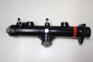 NEW DUAL CIRCUIT BRAKE MASTER CYLINDER 435/437 U1300L U1350L U1550L UNIMOGS - Picture 1 of 3