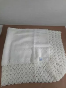 Vintage All Orlon Baby Spitzendecke Elfenbein Creme 34" x 36" zarte Kanten - Bild 1 von 6