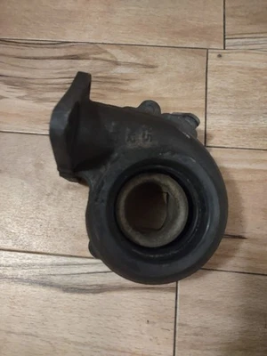 Оригинальный корпус выхлопной системы турбонагнетателя Subaru IHI VF40 OE  - Изображение 1 из 4