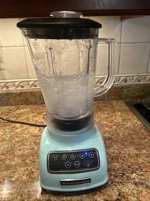 Licuadora KitchenAid Aqua Sky Blue KSB1570IC 5 velocidades 7 tazas jarra funciona limpia Foto 1 de 4