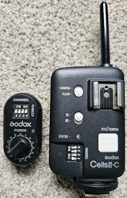  Godox - Cells II-c Wireless Camera Flash Tranceiver For Canon And Usb Recever - Image 1 of 4
