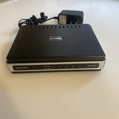 D-Link DGS-2205 8-Port 10/100/1000 Desktop Switch lfd 2 - Image 1 of 2