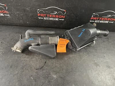 05-11 GRAND MARQUIS 4.6 AIR INTAKE CLEANER FILTER BOX W/ TUBES & METER - Image 1 of 4