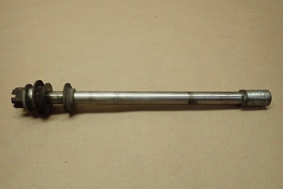 Suzuki GS650G 1982 eje de rueda trasera Foto 1 de 4