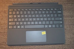 Microsoft Surface Pro Keyboard 1905 for Surface Pro 8, 9, 10, 11, X - Grade A - Picture 1 of 3