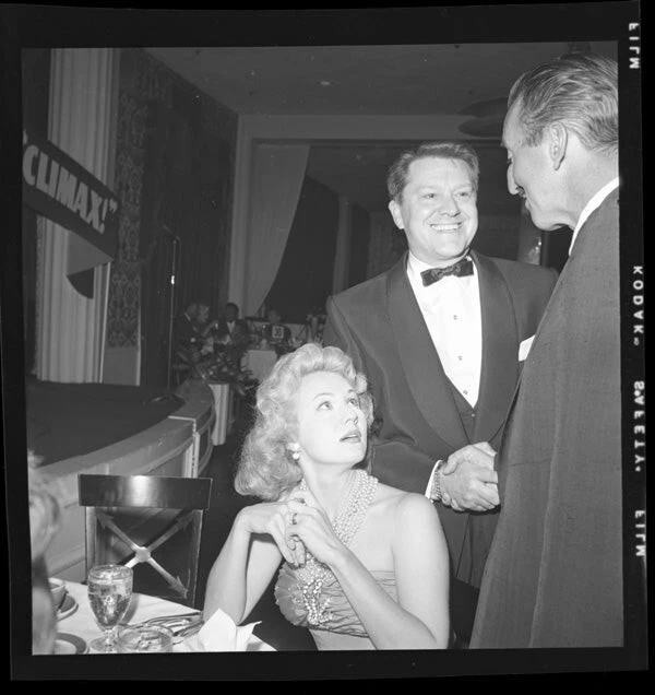 Negativo de cámara original evento ducha de estrellas Virginia Mayo Michael O'Shea Foto 1 de 1