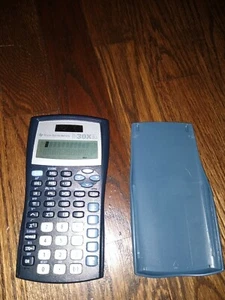 Calculadora científica Texas Instruments TI-30X IIS con cubierta - PROBADA - Imagen 1 de 3