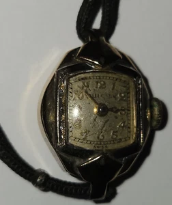 Ladies Vintage Bulova 10 K Rolled Gold Plate cloth/Gold Band - Picture 1 of 5