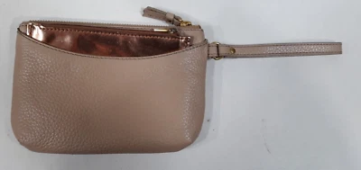 "Cartera clutch de muñeca fósil con inserciones para tarjetas color topo 7" por 5""" Foto 1 de 4