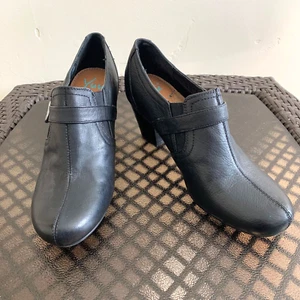 Yuu women's Melly leather shoes black buckle accent pilgrim heels size 10M - Picture 1 of 10