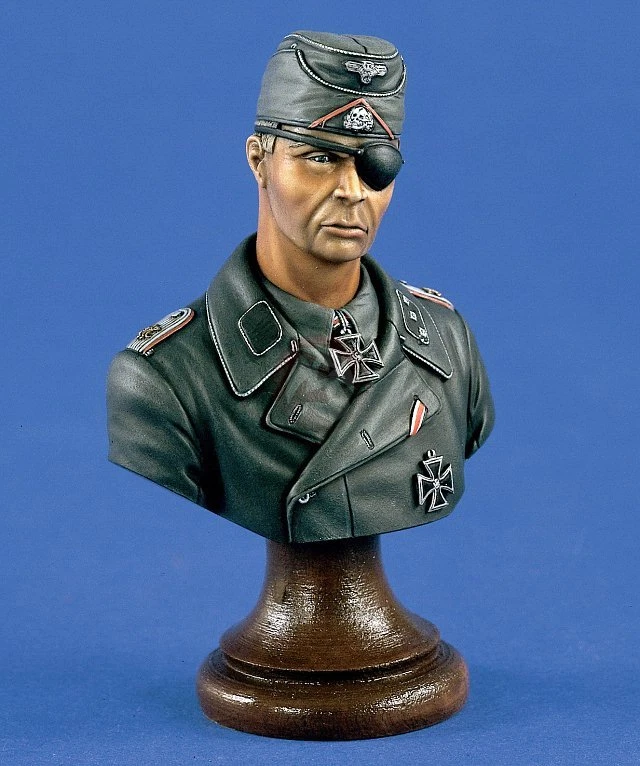 Verlinden 200mm (1/9) SS-Untersturmfuhrer Tank Commander Bust LSSAH WWII 1448 - Image 1 of 1