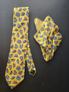 Corbata Lorenzi Hecha en Italia Dorada, Azul Patrón Sombreros 100% Seta Seda con Bolsillo Cuadrado - Imagen 1 de 7