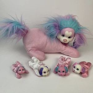 Puppy Surprise Plüschtier Stofftier Rosa Blau Lila Hund 4 Babys Just Play LLC - Bild 1 von 13