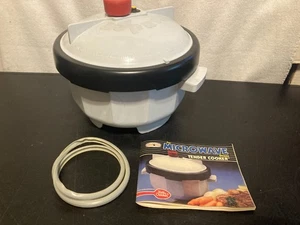 Nordic Ware 2,5 Quart Mikrowelle Zarter Schnellkochtopf weiß komplettes Kochbuch - Bild 1 von 8