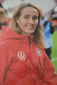 Sydney Lohmann, In Person Signiertes 20/30 Hochglanzfoto - Bild 1 von 1