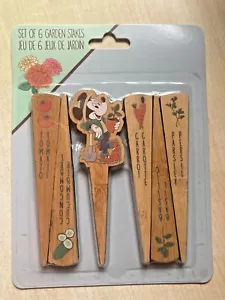 Brandneu in Verpackung Neu Disney Parks Mickey Mouse EPCOT Blumengarten Festival 6 Pflanzenmarker - Bild 1 von 5
