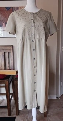 Vestido Erika Algodón/Lino, Bordado, Manga Corta, Cuello Redondo, Usado en Excelente Condición, PM Foto 1 de 4