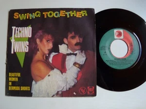 TECHNO TWINS : swing together / Beautiful women in bermuda shorts 7" 45T PRT - Picture 1 of 2