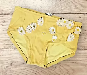 Dej Weese Vintage Mod Groovy Daisy Applique Bikini Bottom 10/32 Los Angeles - Picture 1 of 11