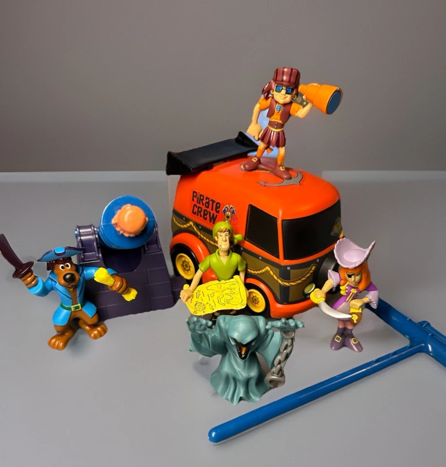 Vintage Hanna Barbera Scooby Doo Pirate Crew Fort Mystery Machine/Figures Rare! - Image 1 of 4